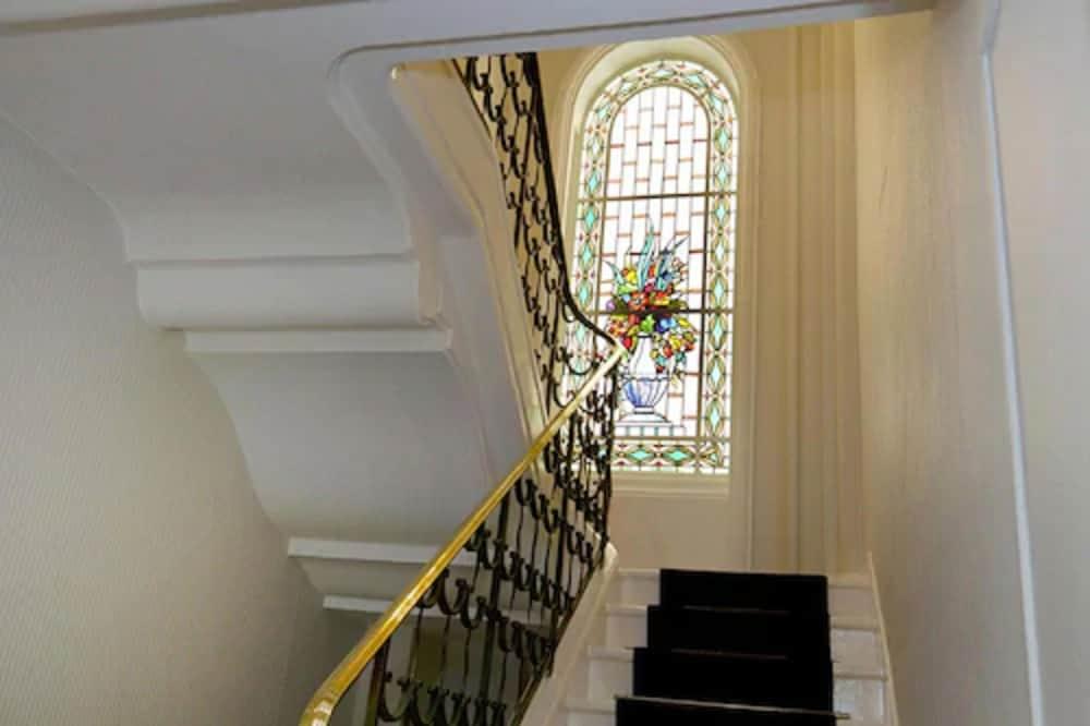 Hotel Tourisme Avenue Paris Exterior photo